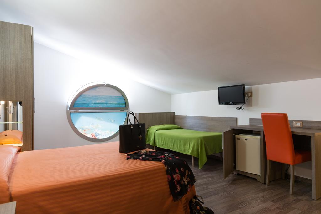 Hotel Miramare Pineto Exterior photo